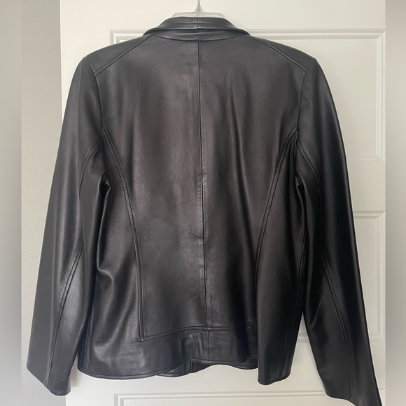 BNWT Ellen Tracy Women’s Leather Jacket Medium MSRP $650 - Picture 5 of 5